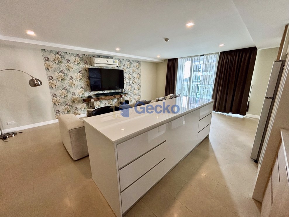 2 Bedrooms Condo in Aurora Pratumnak C013153 (Photo 4)