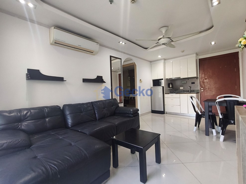 1 Bedroom Condo in The View Cozy Beach Pratumnak C013154 (Photo 1)