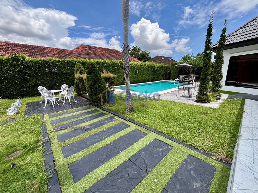 4 ห้องนอน บ้าน in Pattaya Land & House  พัทยาตะวันออก H009756 (Photo 2)
