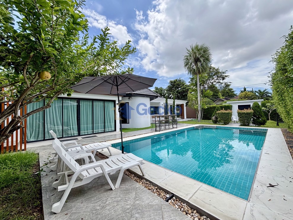4 ห้องนอน บ้าน in Pattaya Land & House  พัทยาตะวันออก H009756 (Photo 1)