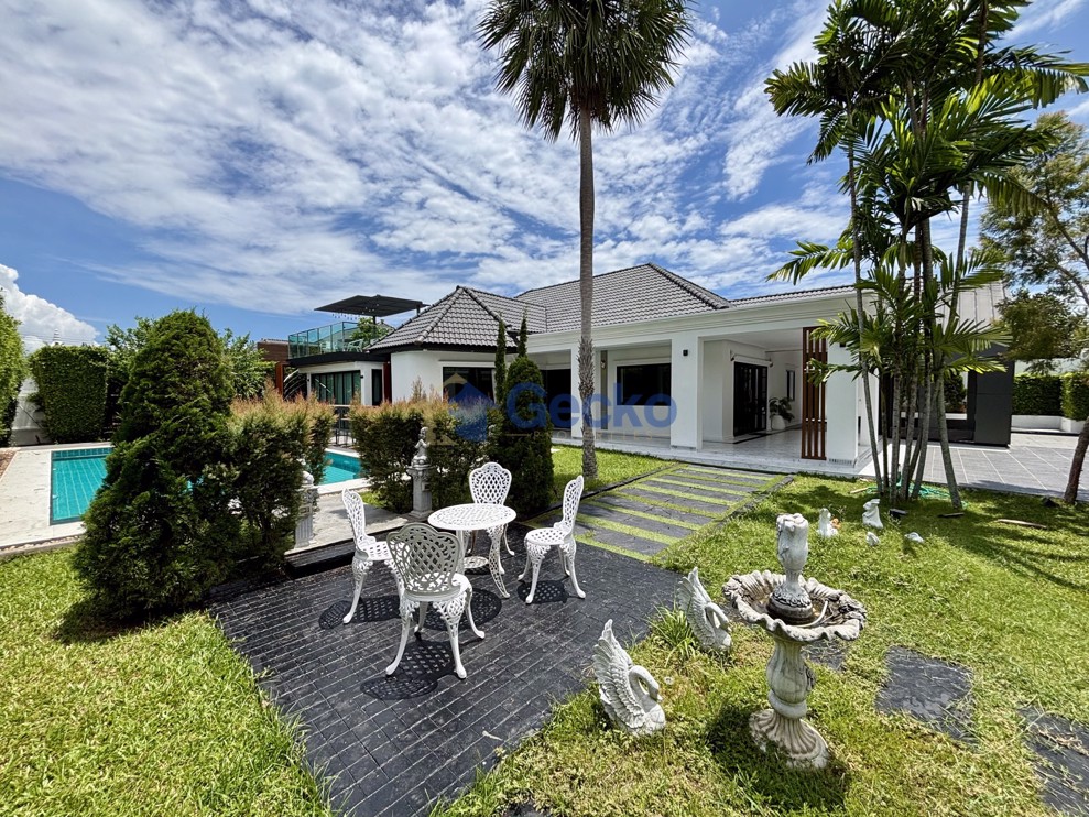 4 ห้องนอน บ้าน in Pattaya Land & House  พัทยาตะวันออก H009756 (Cover Photo)