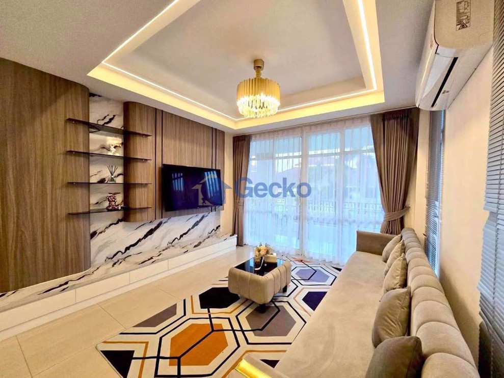 4 Bedrooms House in Chokchai Gardens 4  East Pattaya H013163 (Photo 3)
