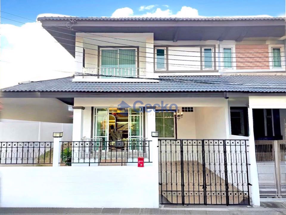 4 Bedrooms House in Chokchai Gardens 4  East Pattaya H013163