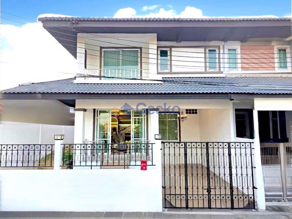 4 Bedrooms House in Chokchai Gardens 4  East Pattaya H013163 (Cover Photo)