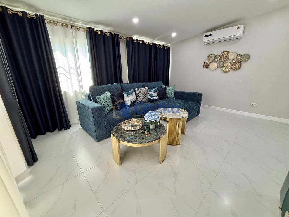 4 ห้องนอน บ้าน in Pattaya Lagoon  พัทยาใต้ H013165 (Photo 1)