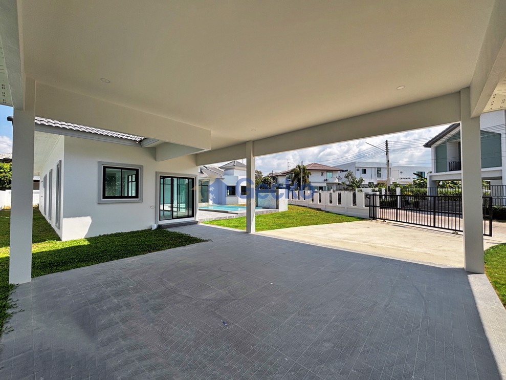 3 Bedrooms House in Paradise Villa 3  East Pattaya H013170 (Photo 4)