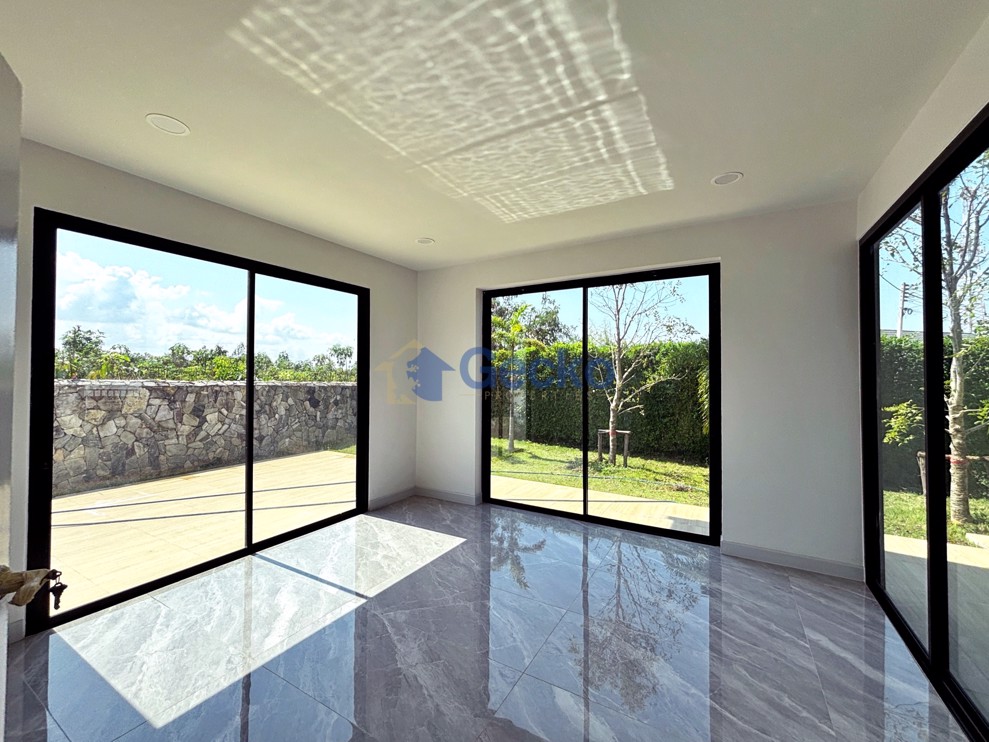 4 ห้องนอน บ้าน in Paradise Villa 3  พัทยาตะวันออก H013171 (Photo 4)