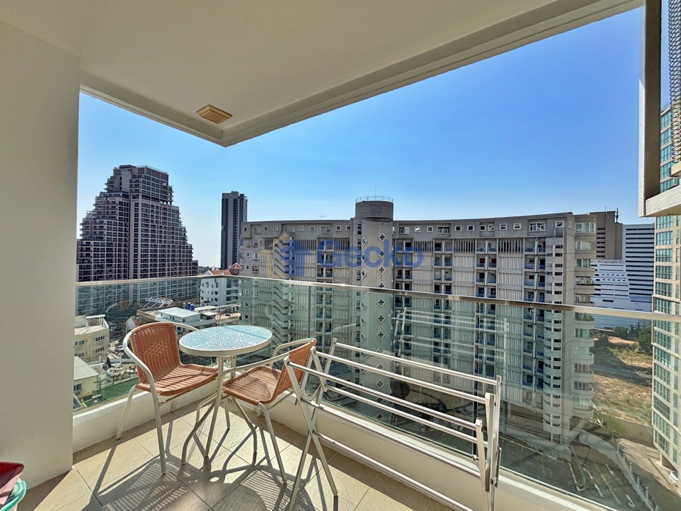 1 Bedroom Condo in The Cliff Pratumnak C013172 (Photo 2)