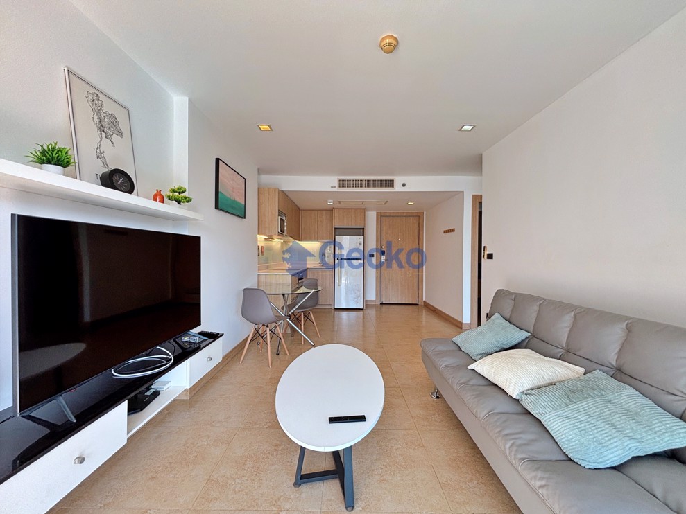 1 Bedroom Condo in The Cliff Pratumnak C013172 (Photo 4)