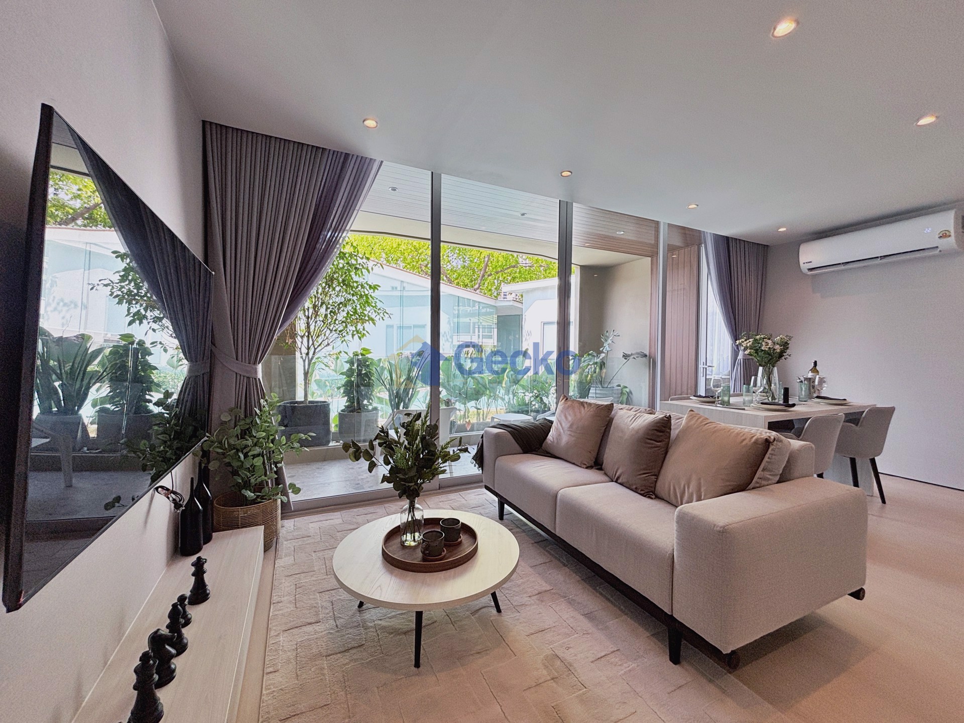 2 Bedrooms Condo in Celine Wongamat  Wongamat C012938