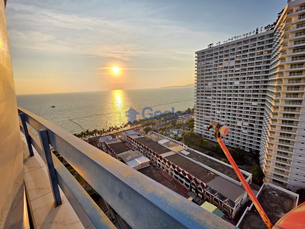 2 Bedrooms Condo in Jomtien Plaza Condotel Jomtien C013174 (Photo 1)
