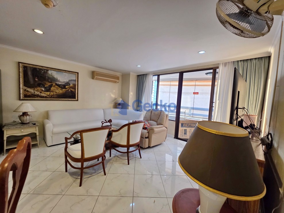2 Bedrooms Condo in Jomtien Plaza Condotel Jomtien C013174 (Photo 2)