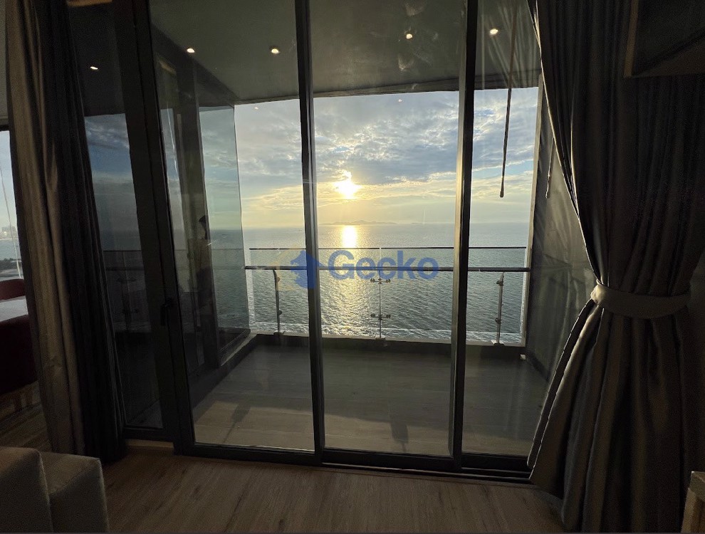 2 Bedrooms Condo in Arom Wongamat Wongamat C013175 (Photo 2)