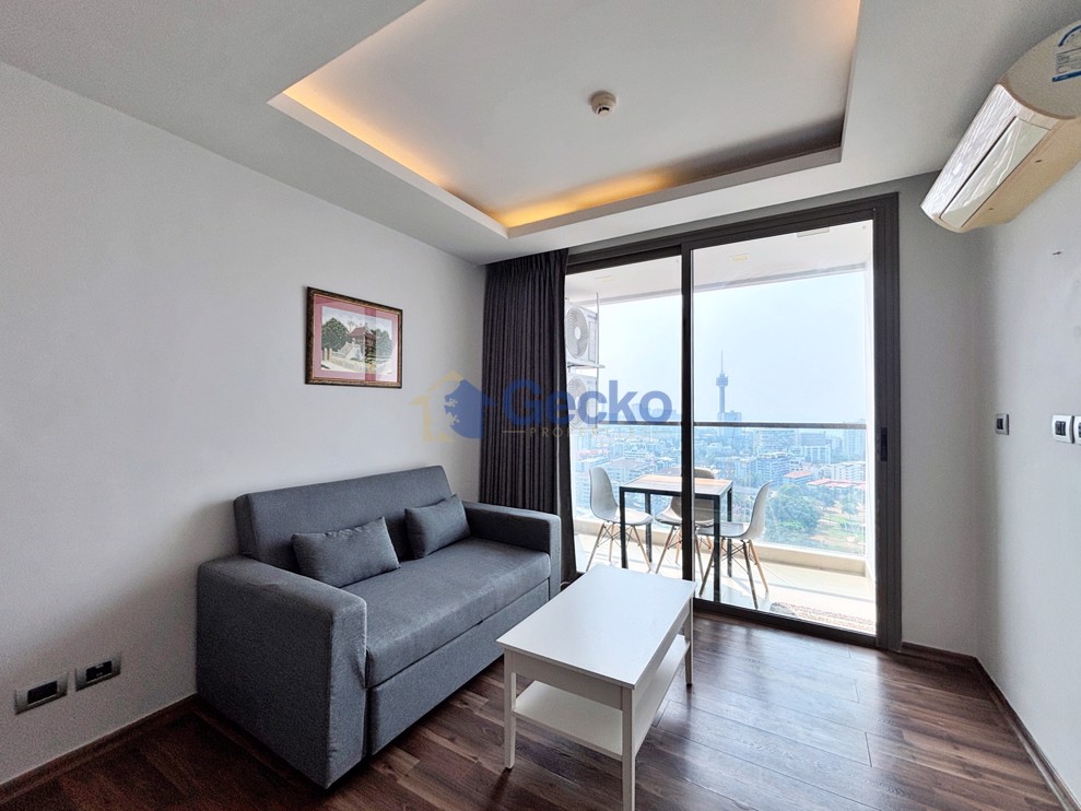 1 Bedroom Condo in The Peak Towers Pratumnak C013184 (Photo 1)