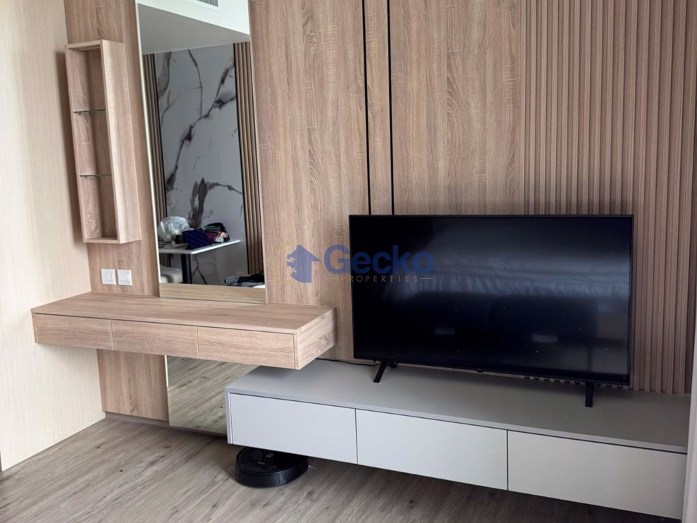 Studio Condo in Arom Wongamat Wongamat C013187 (Photo 3)