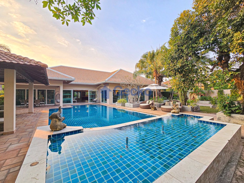 6 Bedrooms House in Sedona Villas  East Pattaya H013190 (Cover Photo)