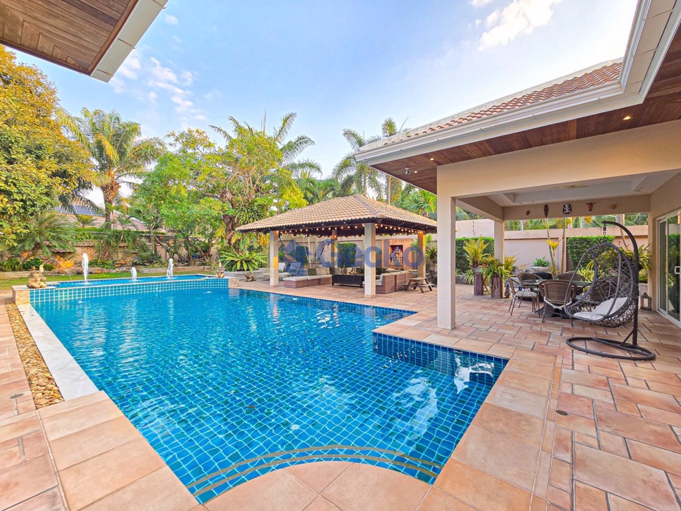 6 Bedrooms House in Sedona Villas  East Pattaya H013190 (Photo 1)
