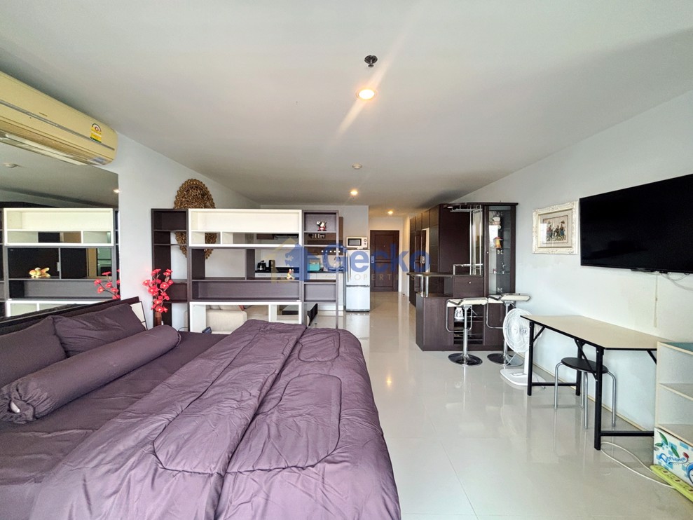 Studio Condo in PKCP Tower Central Pattaya C012600 (Photo 3)