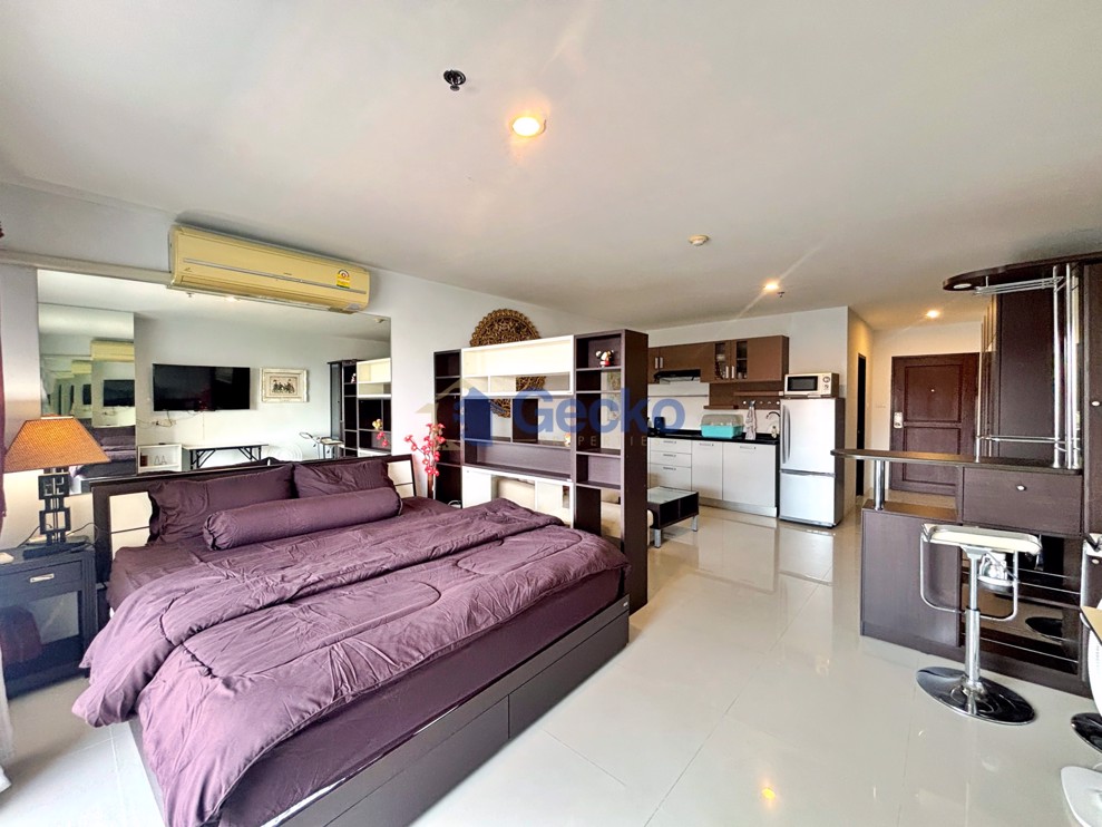 Studio Condo in PKCP Tower Central Pattaya C012600 (Photo 4)