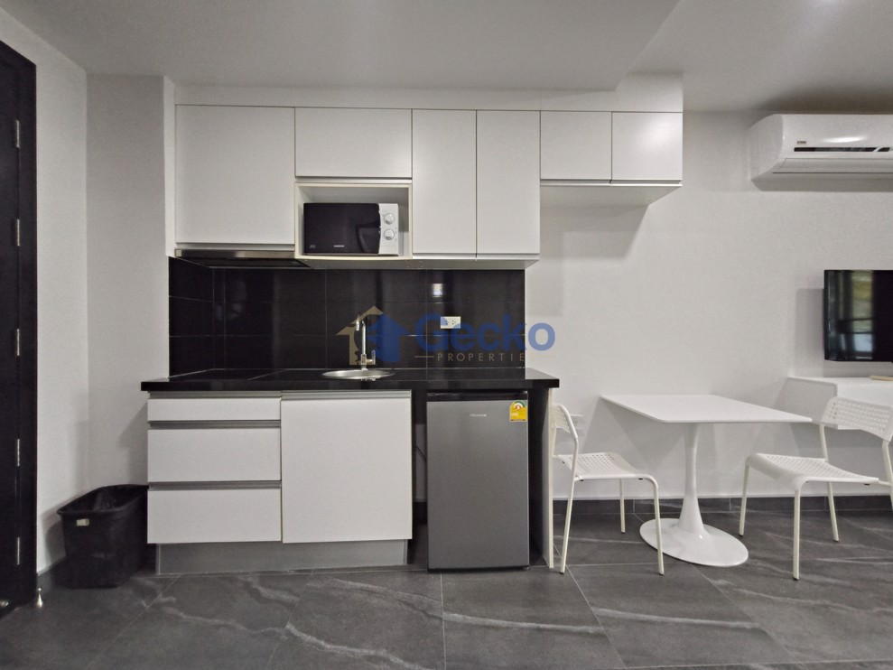 Studio Condo in The Urban Central Pattaya C010313 (Photo 2)
