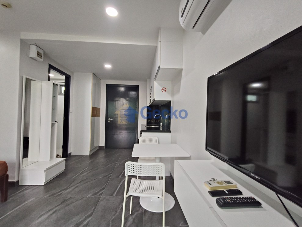 Studio Condo in The Urban Central Pattaya C010313 (Photo 1)