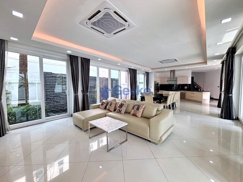 4 ห้องนอน บ้าน in Palm Oasis  จอมเทียน H008920 (Photo 2)
