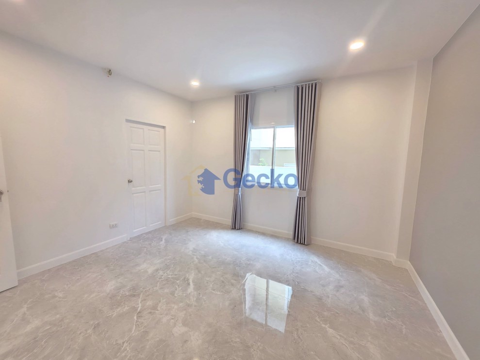 4 Bedrooms House in Baan Koonsuk 2   Bang Saray H013210 (Photo 4)