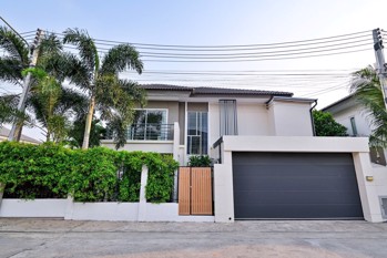 2 Bedrooms House in Baan Pruksa Nara Chaiyapruk2-Jomtien  East Pattaya H013211