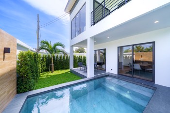 4 Bedrooms House  East Pattaya H013212