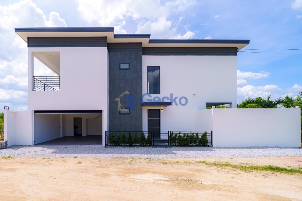 4 ห้องนอน บ้าน  พัทยาตะวันออก H013212 (Photo 1)