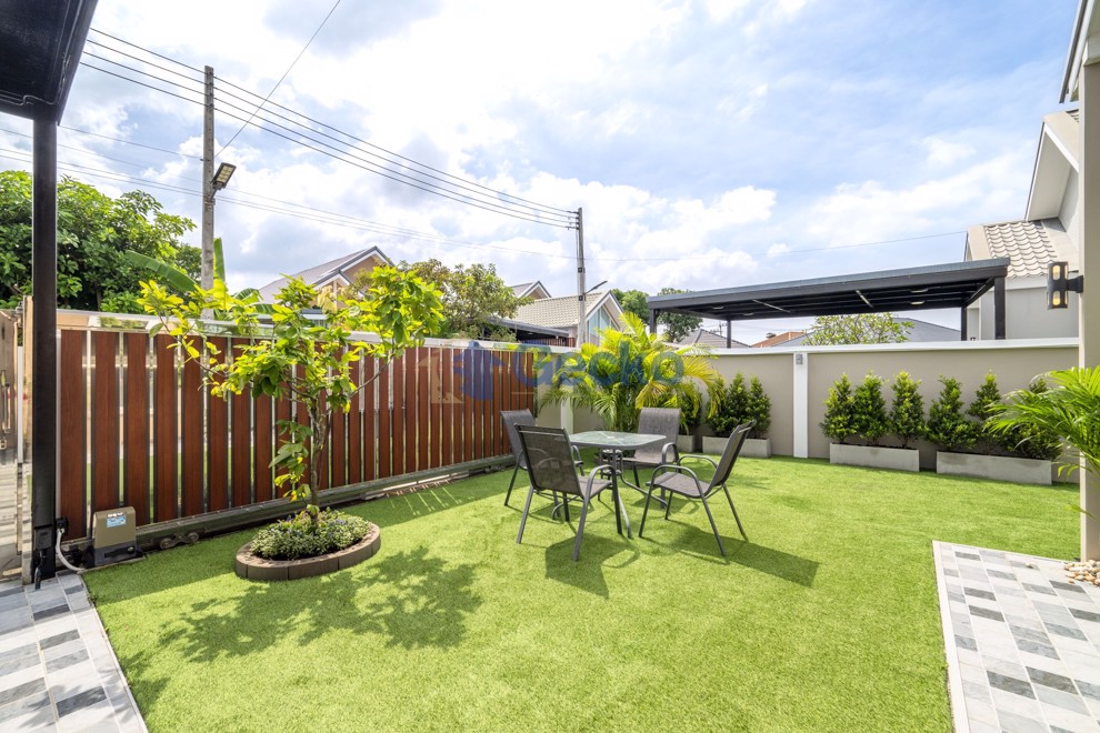 3 Bedrooms House  East Pattaya H013213 (Photo 2)