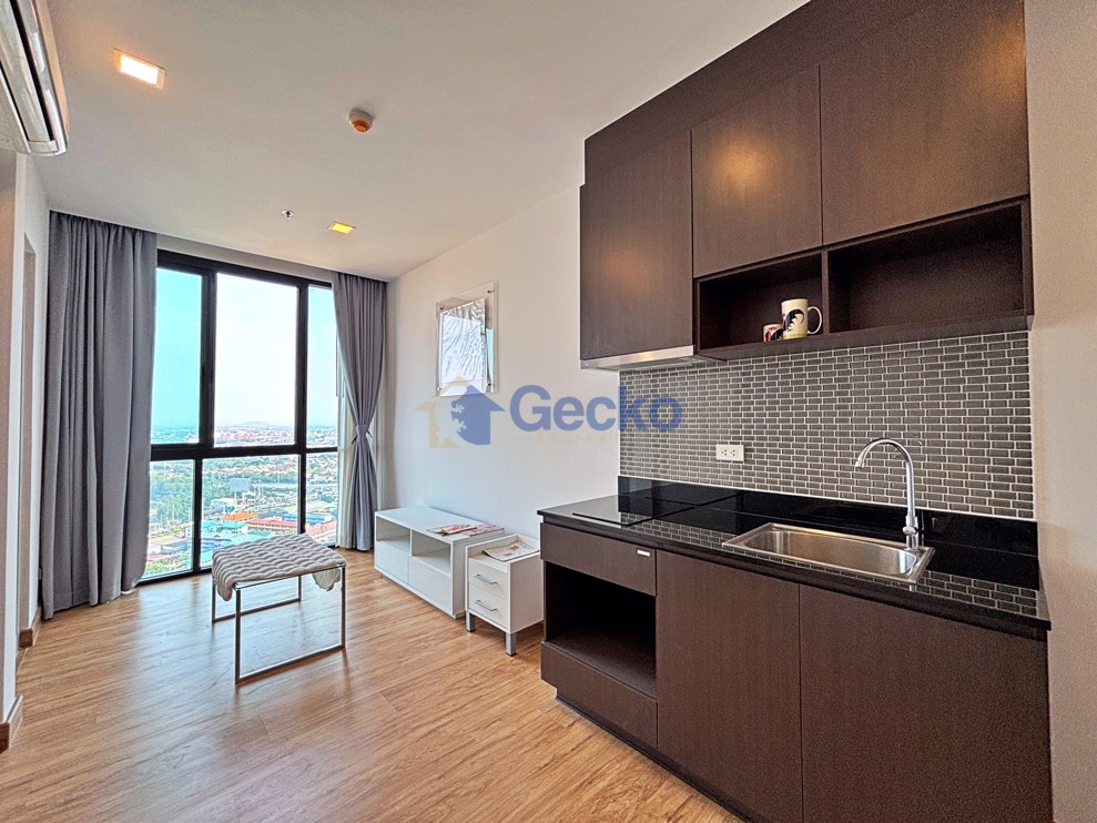 1 Bedroom House in Pattaya Posh  North Pattaya H013219 (Photo 2)