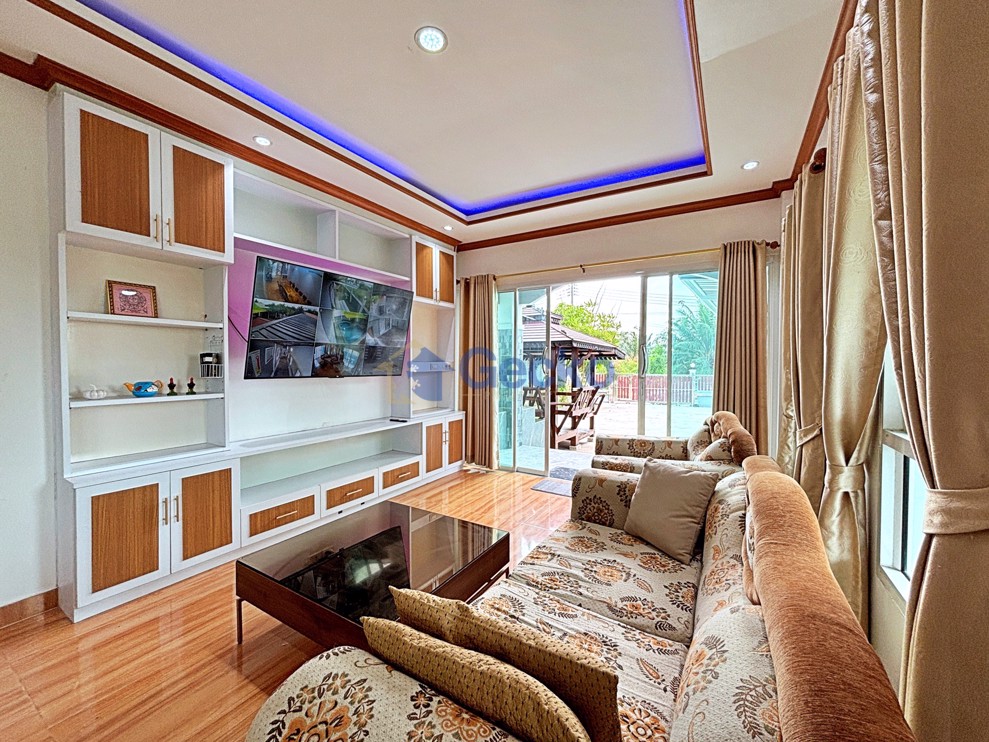 9 Bedrooms House  Na Jomtien H013221 (Photo 3)