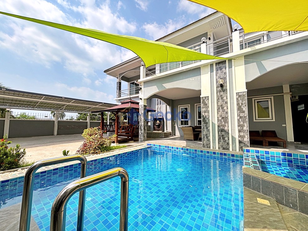 9 Bedrooms House  Na Jomtien H013221 (Photo 1)