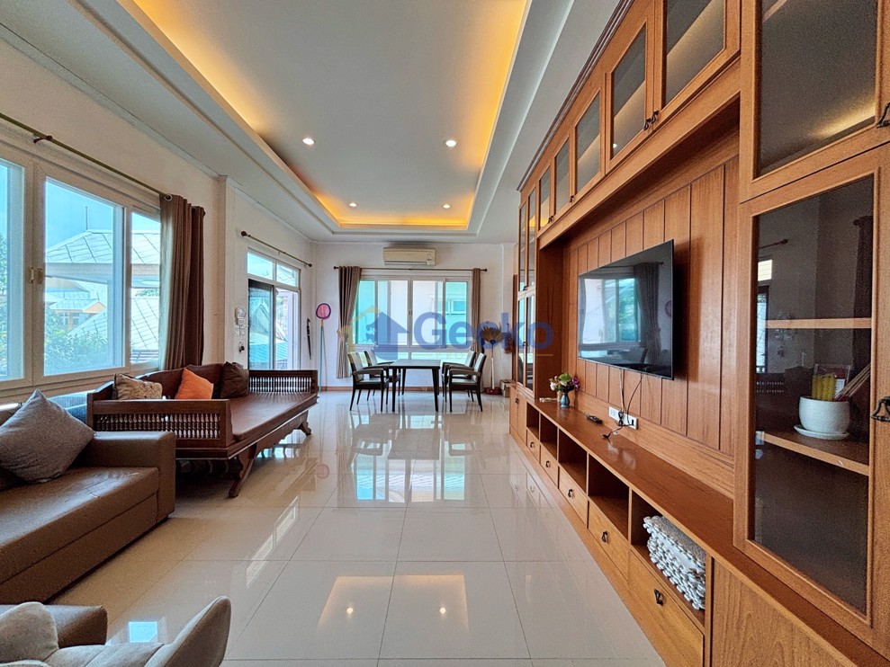 6 ห้องนอน บ้าน in Amorn Village  พัทยาตะวันออก H013222 (Photo 3)