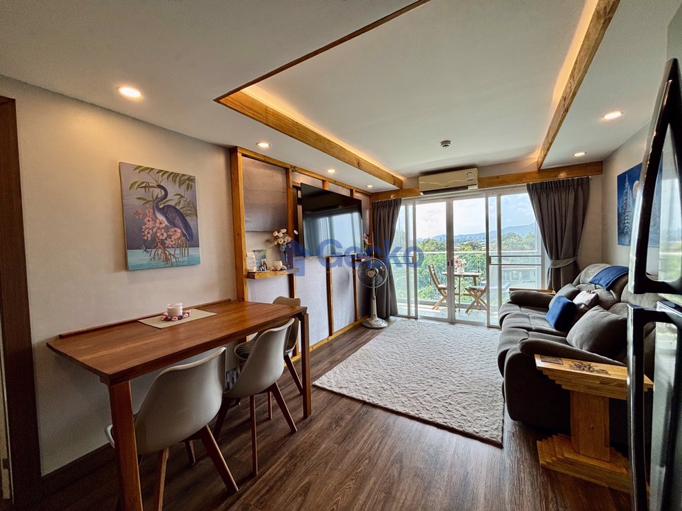 2 ห้องนอน คอนโดมิเนี่ยม in Sea Saran Condo บางเสร่ C009903 (Photo 1)