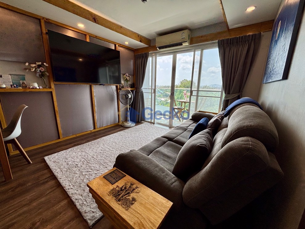 2 ห้องนอน คอนโดมิเนี่ยม in Sea Saran Condo บางเสร่ C009903 (Photo 2)