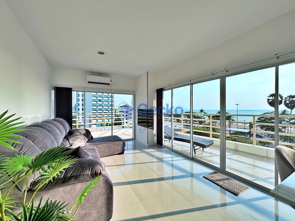 2 Bedrooms Condo in View Talay 8 Jomtien C013231 (Photo 2)