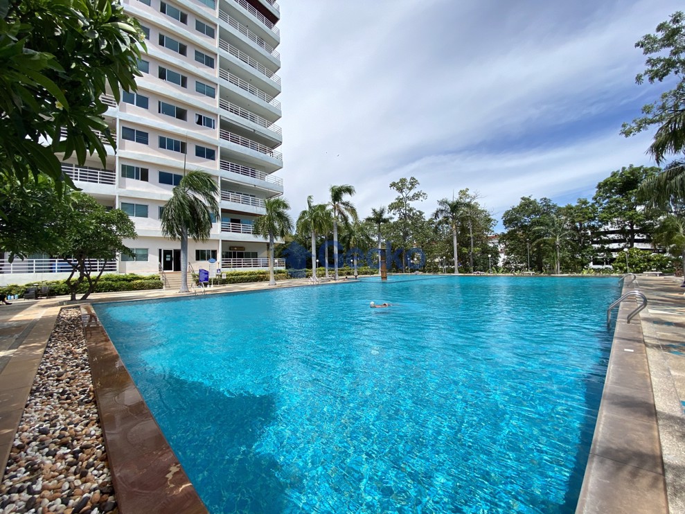 Studio Condo in View Talay 5 Jomtien C013235 (Cover Photo)