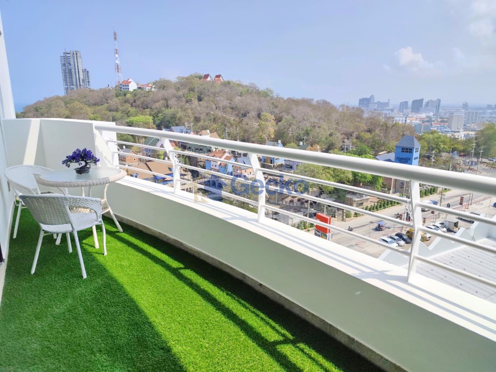 2 Bedrooms Condo in Pattaya Hill Resort Pratumnak C013245 (Cover Photo)
