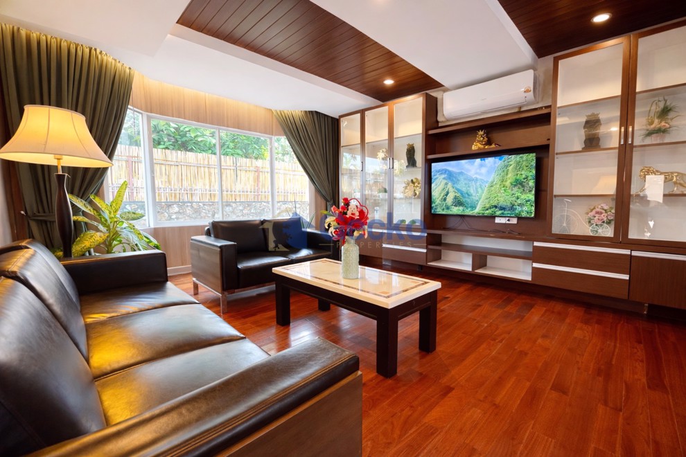 5 Bedrooms House  East Pattaya H009414 (Photo 4)