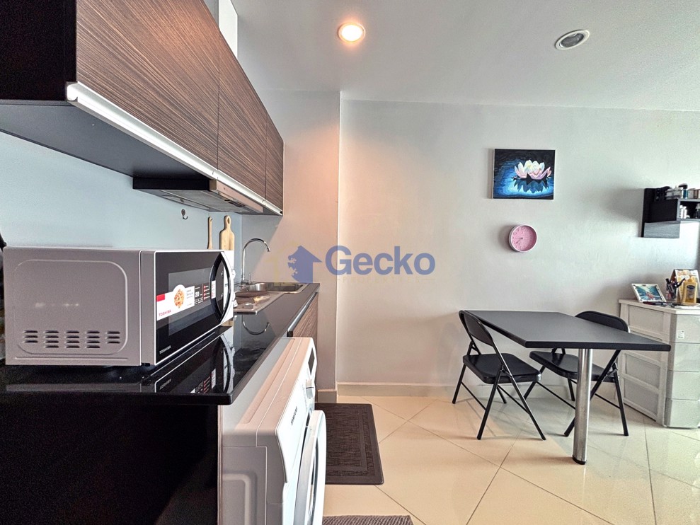 1 Bedroom Condo in Park Lane Jomtien C013251 (Photo 3)