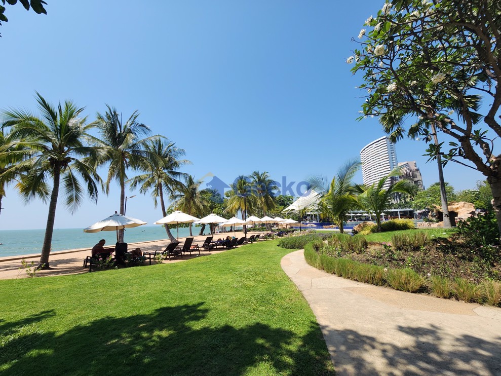  Movenpick White Sand Beach Pattaya (Photo 2)