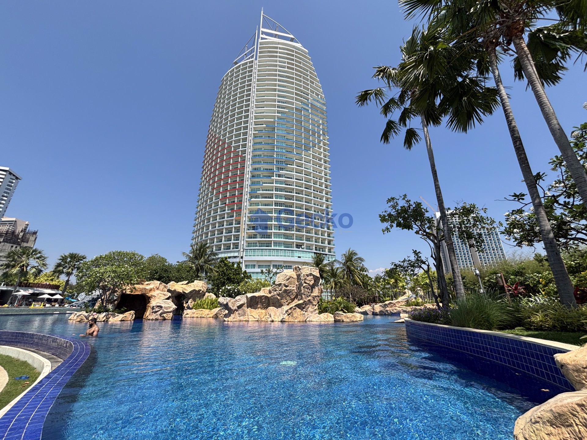  Movenpick White Sand Beach Pattaya