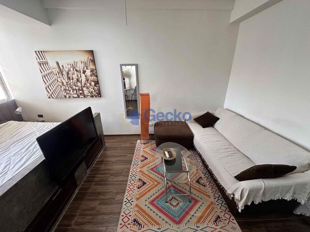 Studio Condo in Thep Thip Mansion Pratumnak C013264 (Photo 3)