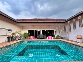 4 Bedrooms House in The Regent Estate Village 2  East Pattaya H013278