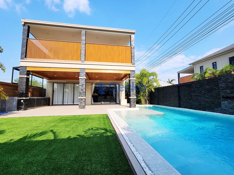 4 ห้องนอน บ้าน in The Shades Villas  พัทยาตะวันออก H013279 (Photo 3)