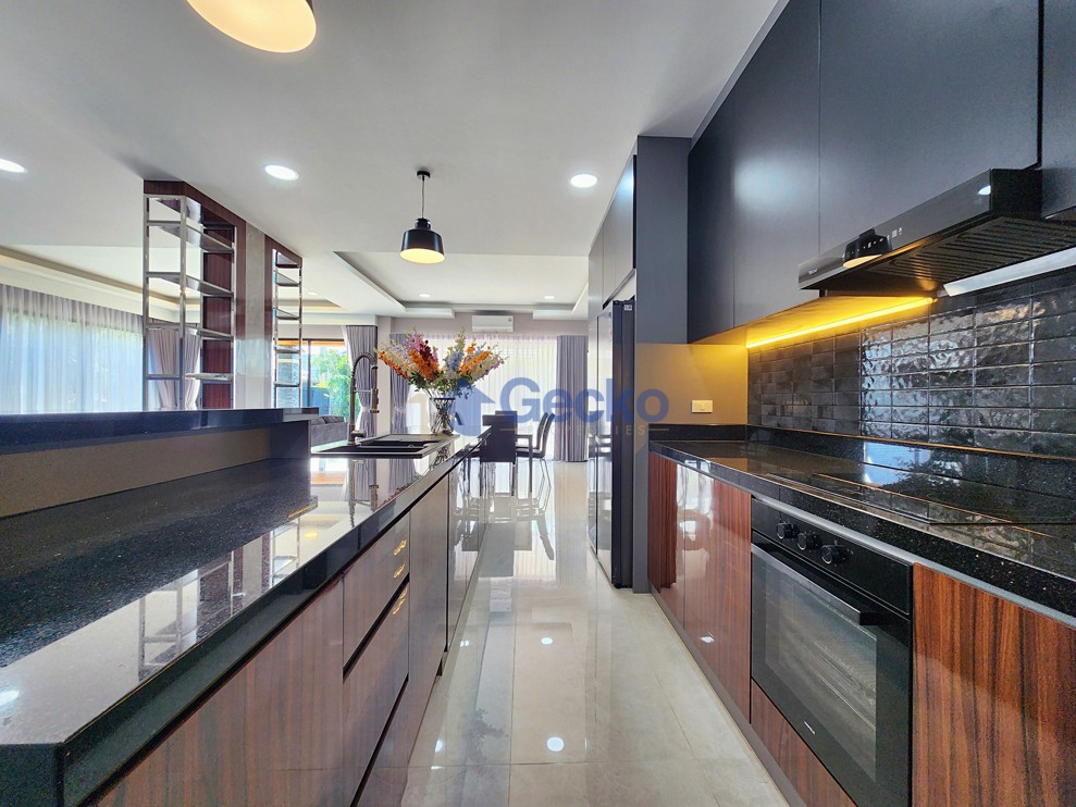 4 ห้องนอน บ้าน in The Shades Villas  พัทยาตะวันออก H013279 (Photo 4)