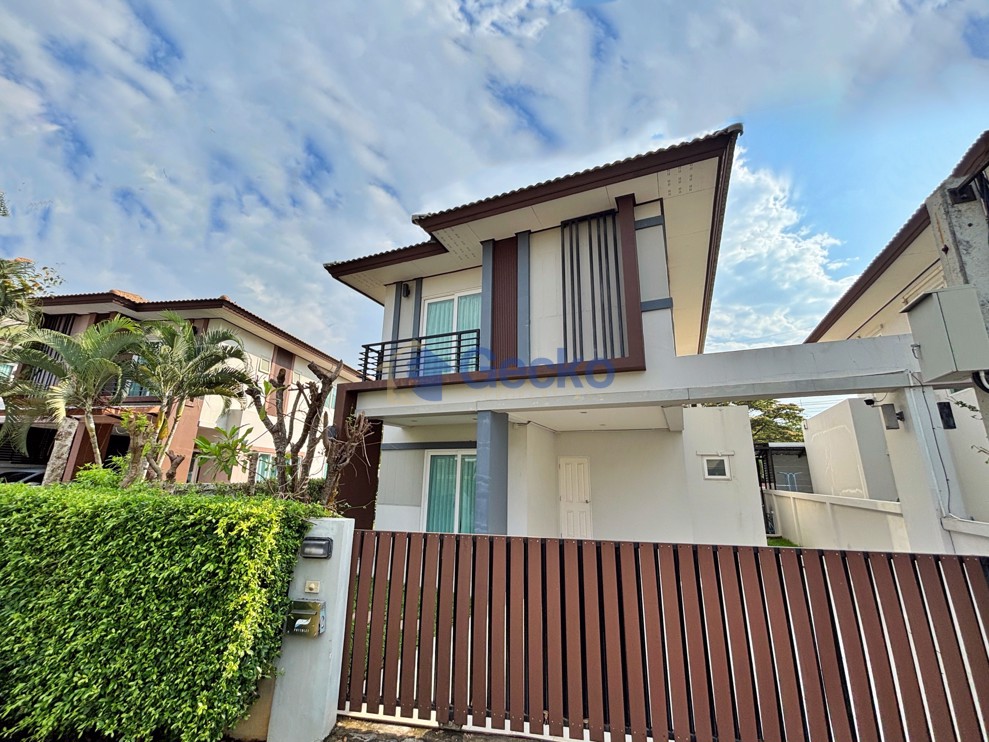 3 Bedrooms House in The Pattalet  East Pattaya H013281 (Cover Photo)