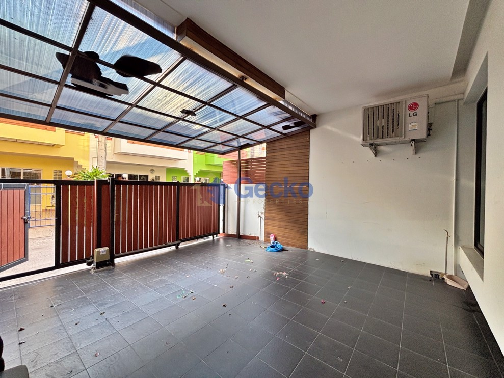 4 Bedrooms House in The Win Khao Talo  East Pattaya H013285 (Cover Photo)